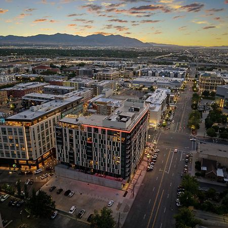 Exceptional 1Bd Ba-Poolhottubgymparking- Downtown! Apartment Salt Lake City Exterior photo