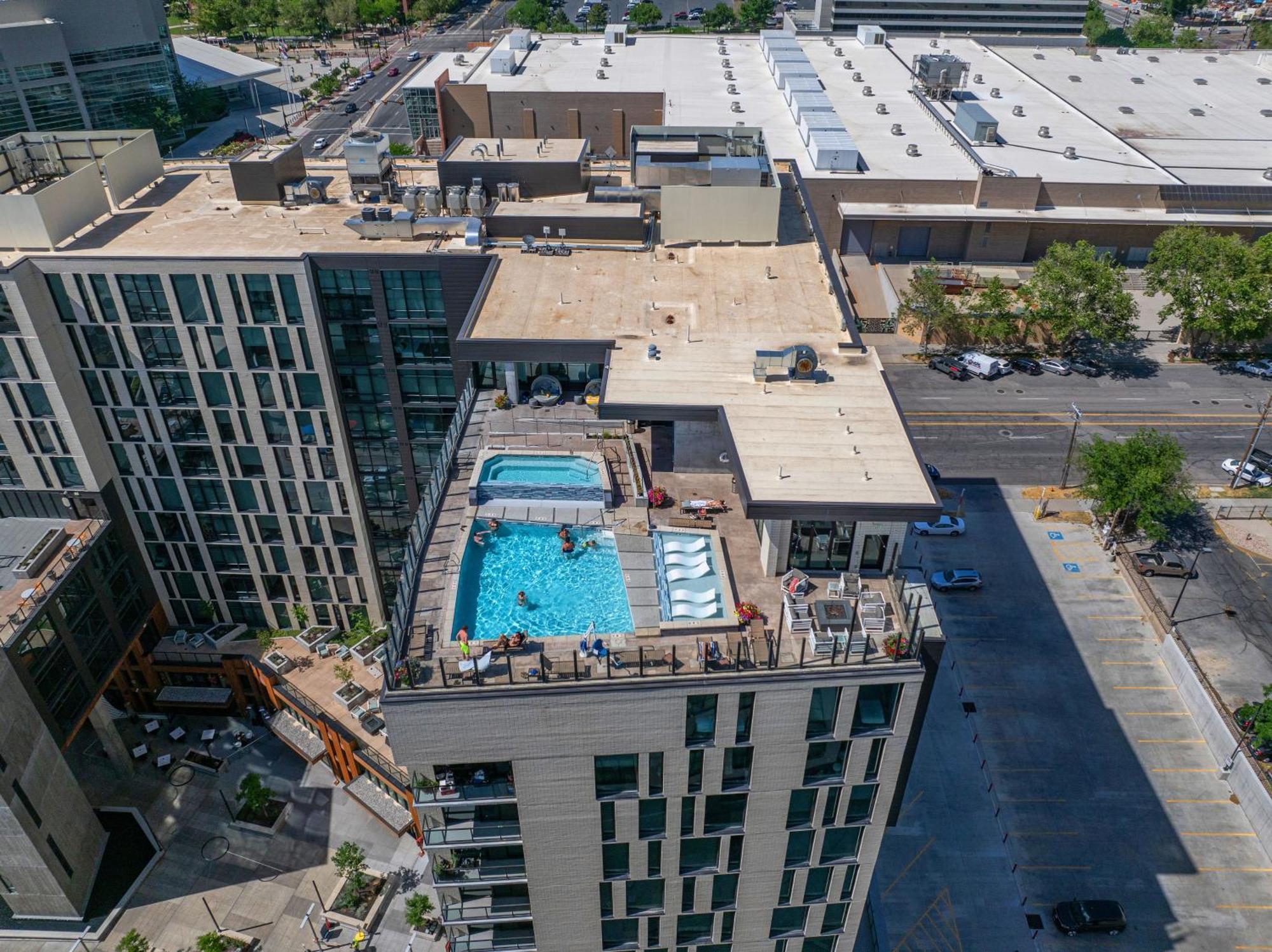 Exceptional 1Bd Ba-Poolhottubgymparking- Downtown! Apartment Salt Lake City Exterior photo